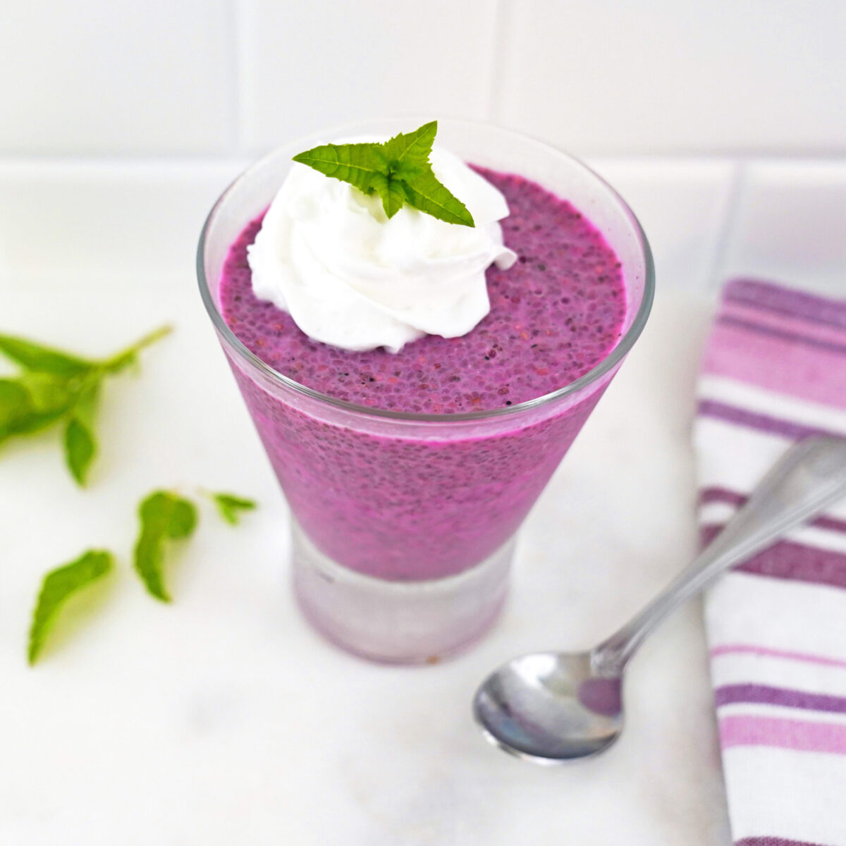 dragon fruit chia seed pudding