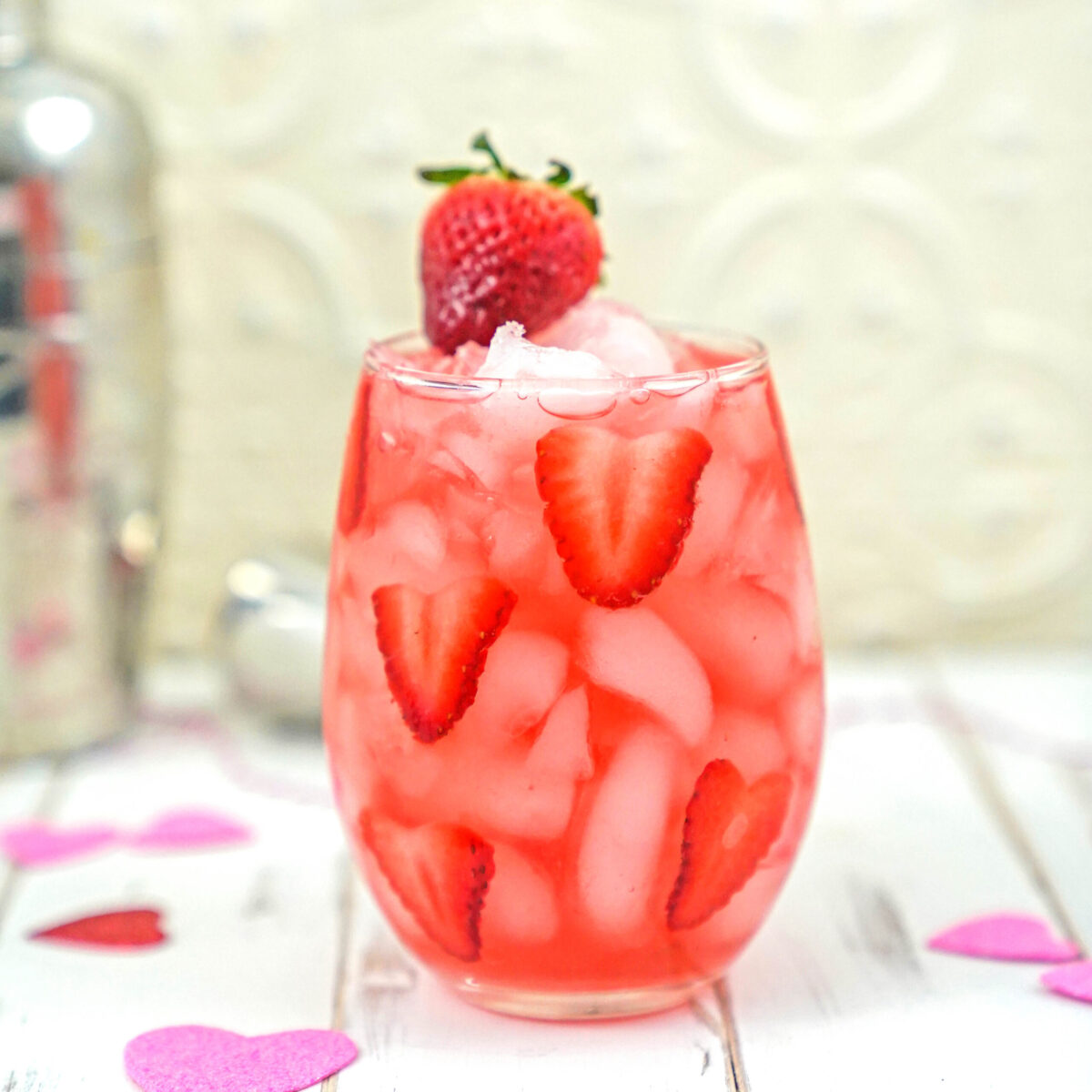 strawberry breeze vodka cocktail