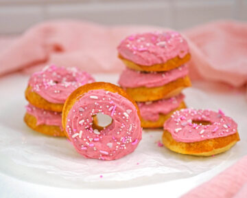 mini strawberry donuts