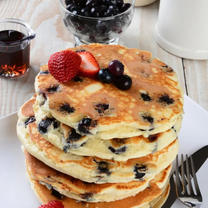recipe for vegan pancakes with blueberries