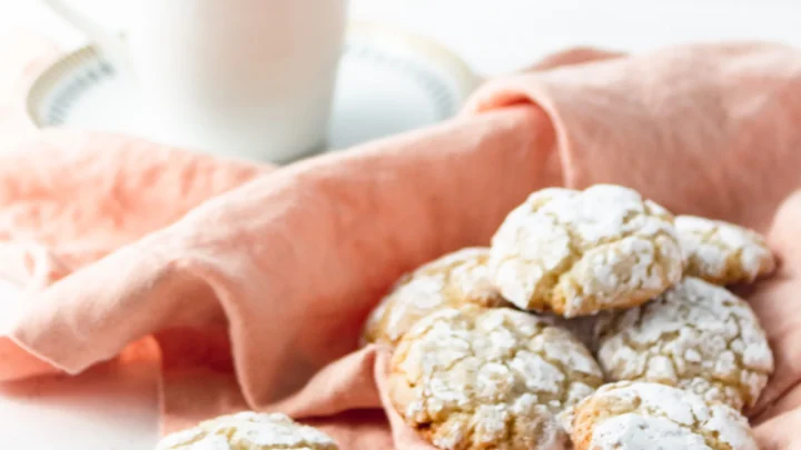 vegan amaretti cookies