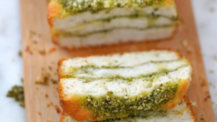 pesto biscuit bread