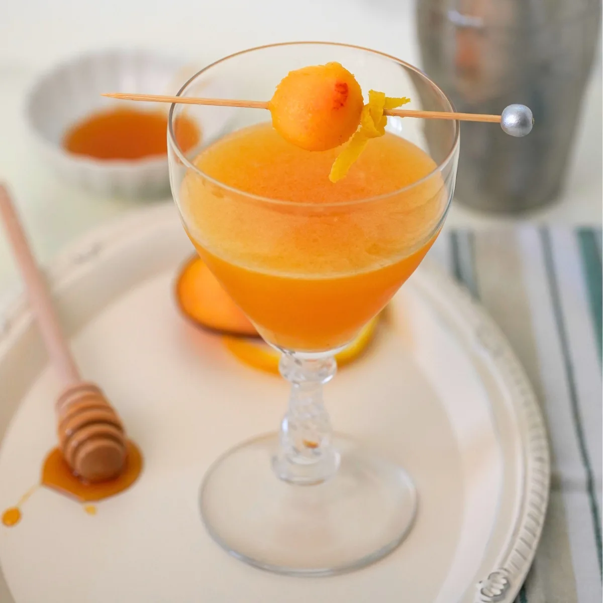 peach bee's knees cocktail recipe