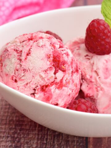 homemade raspberry cream cheese ice cream