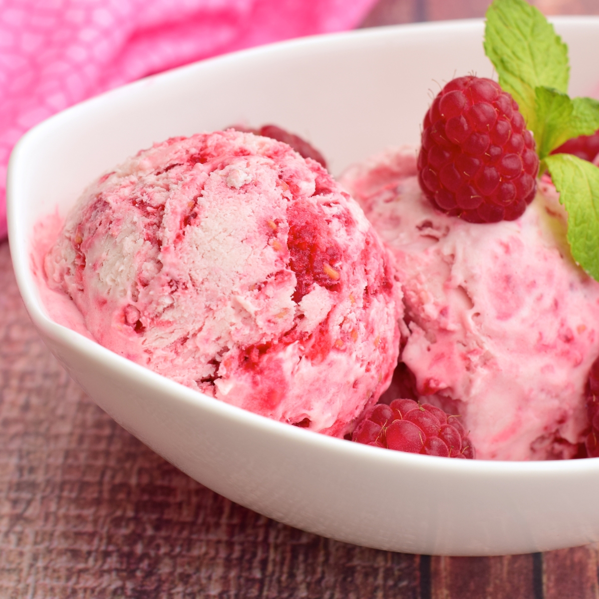 homemade raspberry cream cheese ice cream