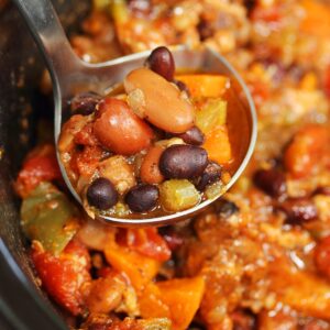 delicious slow cooker vegetarian chili